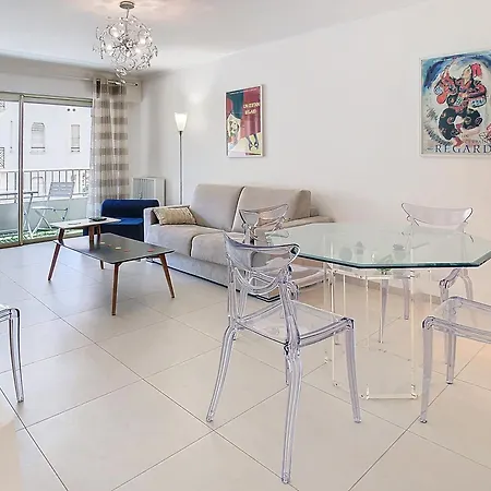 Beau 2 Pieces Proche Croisette Avec Parking 211 Lägenhet