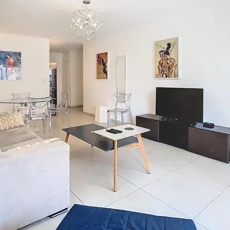Beau 2 Pieces Proche Croisette Avec Parking 211 Lägenhet