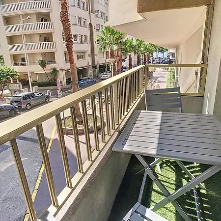 Beau 2 Pieces Proche Croisette Avec Parking 211 カンヌ